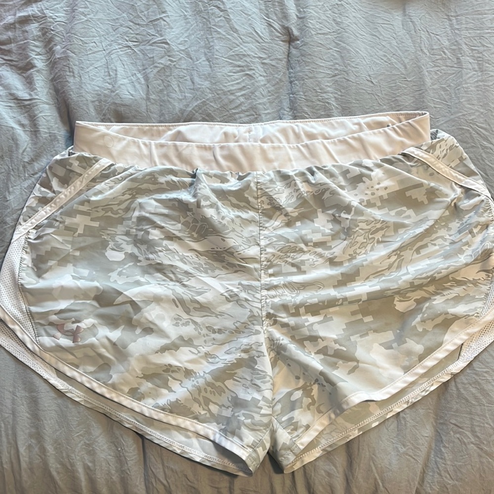 white under armour shorts